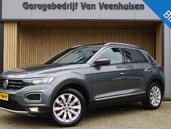 Grijs Gebruikt 2019 VW T-Roc Select SUV | € 22.500 (Eerlijke prijs)