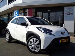 Wit Gebruikt 2024 Toyota Aygo Play Hatchback | € 17.450 (Eerlijke prijs)