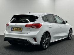 Wit Gebruikt 2020 Ford Focus ST-Line Hatchback | € 15.000 (Goede deal)