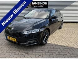 Zwart Gebruikt 2021 Skoda Octavia Business Line Hatchback | € 24.500 (Iets duurder)