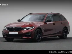 Rood Gebruikt 2022 BMW 330e M Sport Stationwagen | € 38.880 (Goede deal)