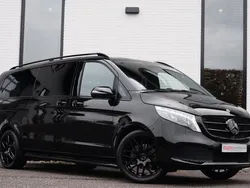 Zwart Gebruikt 2023 Mercedes V300 MPV | € 62.950 (Eerlijke prijs)