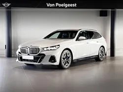 Brooklyn grau (c4p) Gebruikt 2024 BMW 530e M Sport Stationwagen | € 66.900