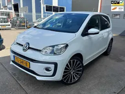 Wit Gebruikt 2018 VW up! high up! Hatchback | € 8.999 (Eerlijke prijs)