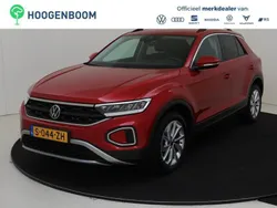 Rood Gebruikt 2023 VW T-Roc Life SUV | € 24.750 (Goede deal)