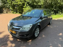 Grijs, metallic lak Gebruikt 2008 Opel Astra Hatchback | € 2.495 (Eerlijke prijs)