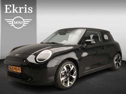 Zwart Gebruikt 2024 Mini Cooper SE Classic Hatchback | € 34.900 (Eerlijke prijs)