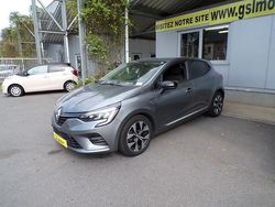 Grijs Gebruikt 2023 Renault Clio V Hatchback | € 15.700 (Eerlijke prijs)