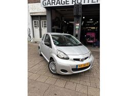Grijs Gebruikt 2009 Toyota Aygo Hatchback | € 1.500 (Eerlijke prijs)
