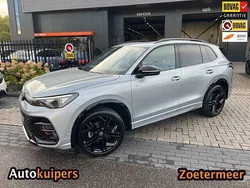 Zilver, metallic lak Gebruikt 2024 VW Tiguan R-line Edition SUV | € 49.950 (Eerlijke prijs)