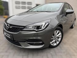 Grijs Gebruikt 2020 Opel Astra Edition Hatchback | € 14.950 (Eerlijke prijs)