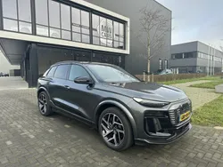 Grijs Gebruikt 2024 Audi SQ6 e-tron S-Line SUV | € 95.000