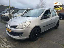 Grijs, metallic lak Gebruikt 2008 Renault Clio II Hatchback | € 2.350 (Eerlijke prijs)