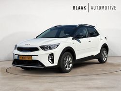 Wit, metallic lak Gebruikt 2022 Kia Stonic SUV | € 17.900 (Eerlijke prijs)