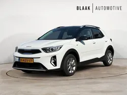 Wit, metallic lak Gebruikt 2022 Kia Stonic SUV | € 18.495 (Eerlijke prijs)