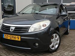 Grijs Gebruikt 2011 Dacia Sandero Lauréate Hatchback | € 1.200