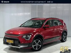 Runway red Gebruikt 2022 Kia Niro SUV | € 30.249 (Eerlijke prijs)