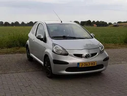 Grijs Gebruikt 2006 Toyota Aygo Hatchback | € 2.300 (Iets duurder)