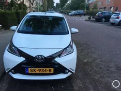 Wit Gebruikt 2017 Toyota Aygo X-cite Hatchback | € 7.900 (Eerlijke prijs)