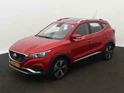 Rood Gebruikt 2020 MG ZS Luxury Sedan | € 14.995 (Eerlijke prijs)