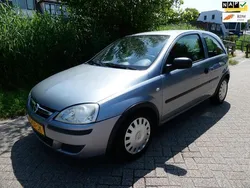 Grijs Gebruikt 2005 Opel Corsa Essentia Hatchback | € 1.395 (Eerlijke prijs)