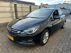 Zwart Gebruikt 2016 Opel Astra Innovation Hatchback | € 5.499 (Iets duurder)