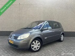 Grijs Gebruikt 2004 Renault Scénic II Expression MPV | € 695 (Eerlijke prijs)
