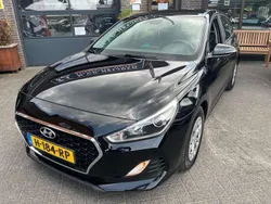 Zwart, metallic lak Gebruikt 2020 Hyundai i30 Stationwagen | € 15.500 (Goede deal)