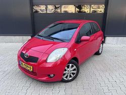 Rood Gebruikt 2009 Toyota Yaris MPV | € 1.999 (Super prijs)
