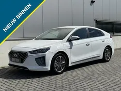 Wit Gebruikt 2020 Hyundai Ioniq Premium Sedan | € 17.995 (Eerlijke prijs)