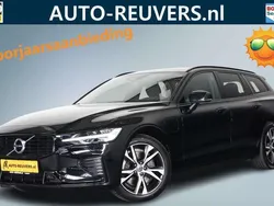 Zwart, metallic lak Gebruikt 2021 Volvo V60 R-Design Stationwagen | € 33.900 (Eerlijke prijs)