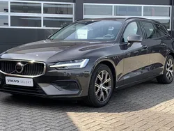 Grijs, metallic lak Gebruikt 2024 Volvo V60 Stationwagen | € 39.995 (Eerlijke prijs)