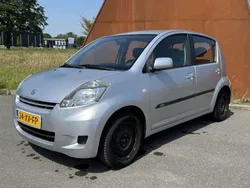 Grijs Gebruikt 2007 Daihatsu Sirion Hatchback | € 1.750 (Goede deal)