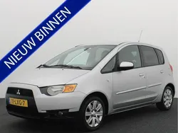 Grijs, metallic lak Gebruikt 2010 Mitsubishi Colt Edition Hatchback | € 4.444 (Eerlijke prijs)