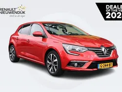 Rouge flamme nnp Gebruikt 2019 Renault Mégane IV Bose Edition Hatchback | € 16.895 (Eerlijke prijs)