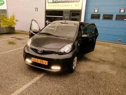 Zwart Gebruikt 2013 Toyota Aygo Hatchback | € 4.298 (Goede deal)