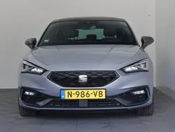 Grijs Gebruikt 2022 Seat Leon Business Hatchback | € 24.950 (Iets duurder)