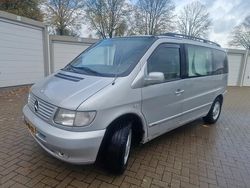 Grijs Gebruikt 2000 Mercedes V220 MPV | € 2.250