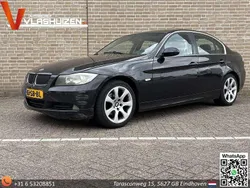 Zwart, metallic lak Gebruikt 2005 BMW 318 Executive Sedan | € 1.850