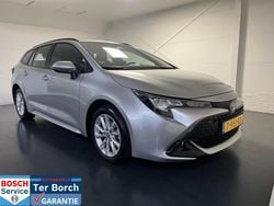 Grijs Gebruikt 2023 Toyota Corolla Hybrid Active Stationwagen | € 23.995 (Goede deal)