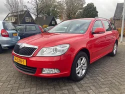 Rood Gebruikt 2010 Skoda Octavia Business Line Stationwagen | € 2.799 (Eerlijke prijs)