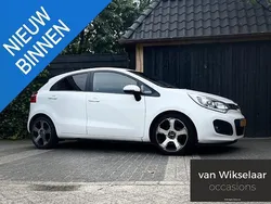 Wit Gebruikt 2014 Kia Rio 2 Hatchback | € 5.995 (Eerlijke prijs)