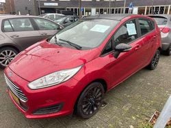 Rood Gebruikt 2016 Ford Fiesta Style Hatchback | € 2.900 (Goede deal)