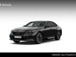 Zwart, metallic lak Nieuw 2025 BMW 550 Sedan | € 107.519
