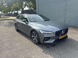 Grijs Gebruikt 2021 Volvo V60 R-Design Stationwagen | € 24.950 (Eerlijke prijs)