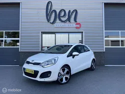 Wit Gebruikt 2012 Kia Rio Plus Hatchback | € 6.450 (Eerlijke prijs)