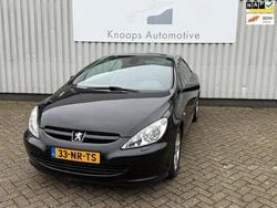 Zwart Gebruikt 2004 Peugeot 307 CC Cabriolet | € 2.245 (Eerlijke prijs)