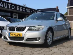 Grijs Gebruikt 2009 BMW 325 Executive Sedan | € 9.950 (Eerlijke prijs)