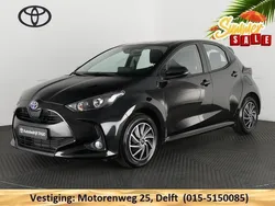 Zwart Gebruikt 2024 Toyota Yaris Hatchback | € 23.999 (Eerlijke prijs)