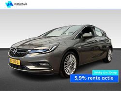 Grijs, metallic lak Gebruikt 2017 Opel Astra Innovation Hatchback | € 14.945 (Eerlijke prijs)